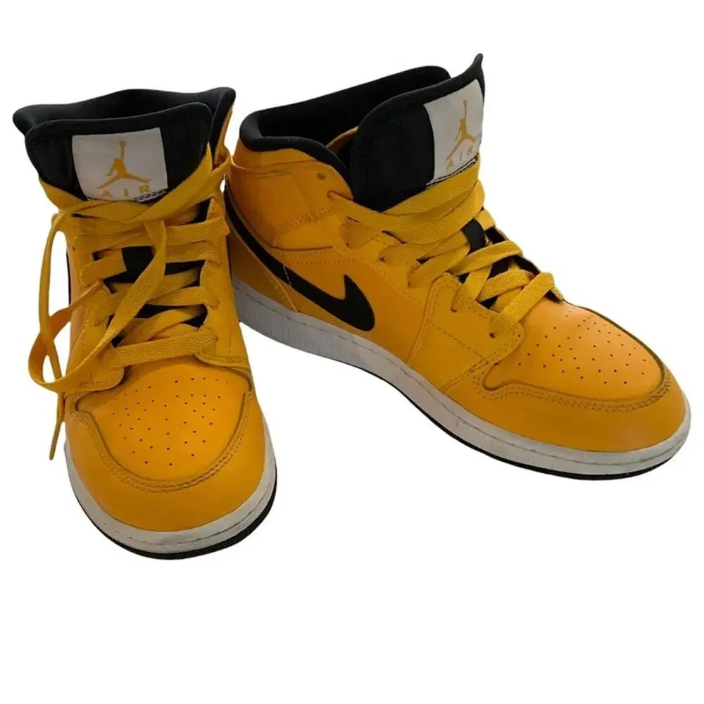 Nike air Jordan 1 mid university gold.‎ Size 4.5Y